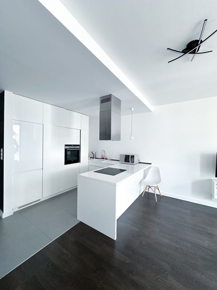 Apartamento 3 habitaciones 74 m² en Varsovia, Polonia