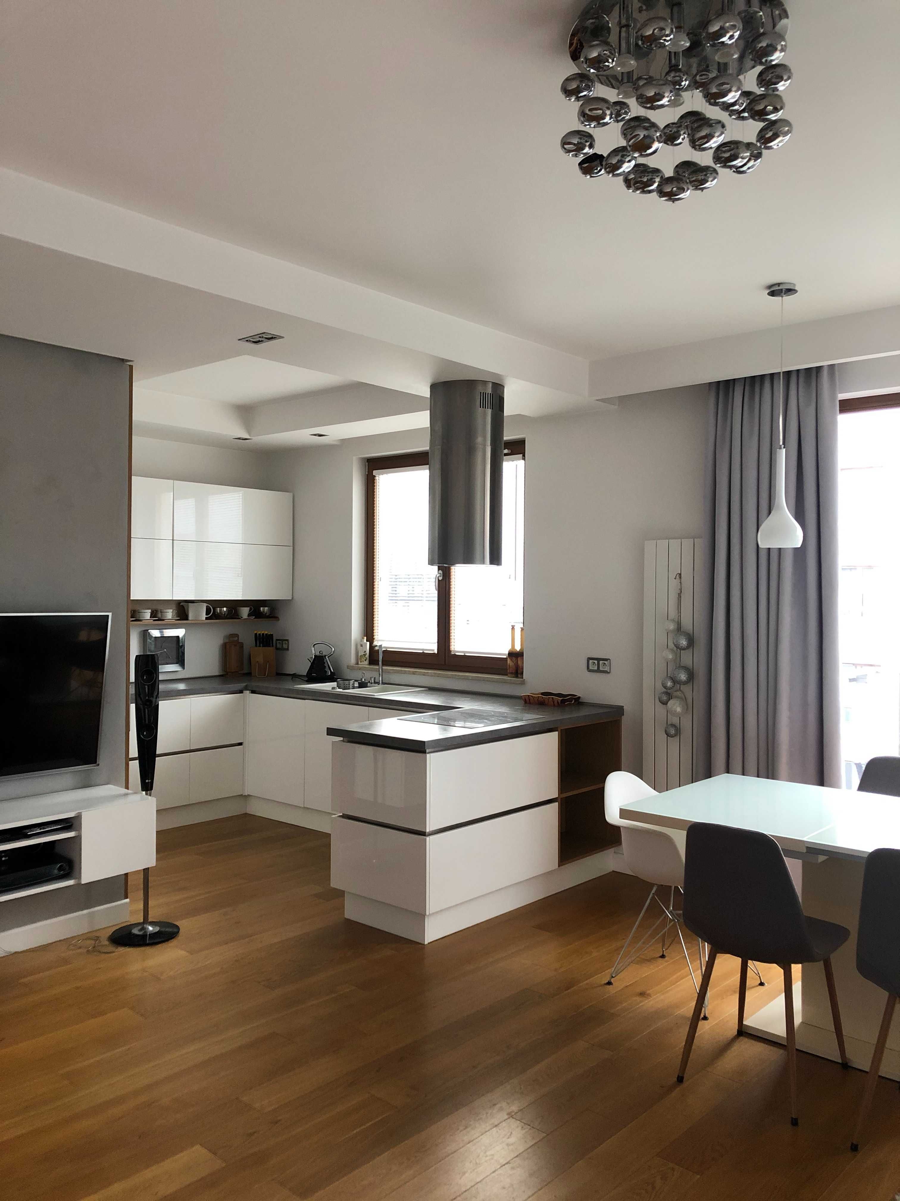 Apartamento 3 habitaciones 76 m² en Varsovia, Polonia
